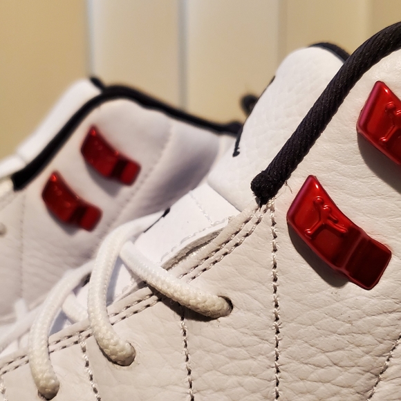 Air Jordan 12 “Twist” Color: White/University Red-BlackStyle Size: 5Y = 6.5 WMNS - Picture 12 of 15